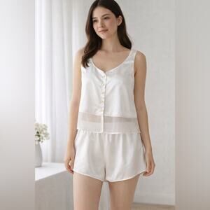 Victoria’s Secret M white elegant satin two-piece pajama set shorts and blouse